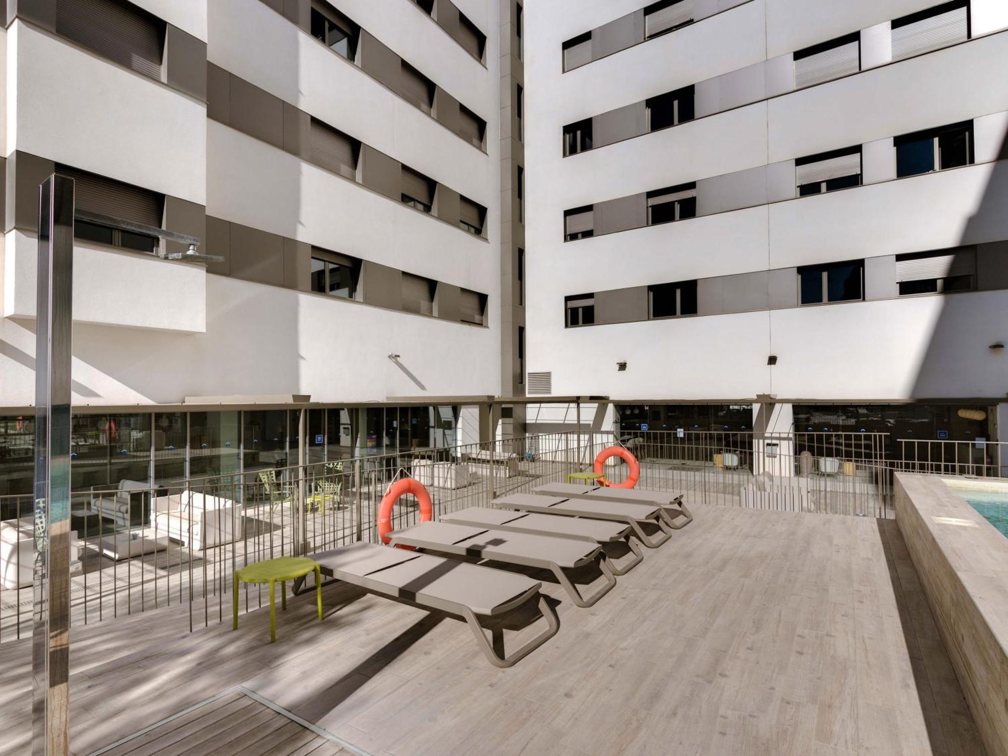 Livensa Living Studios Valencia Marina Real Экстерьер фото